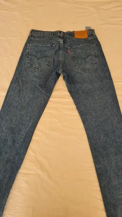 Jeans levi strauss, jeans MUV2 y camisas varias - miniatura 6