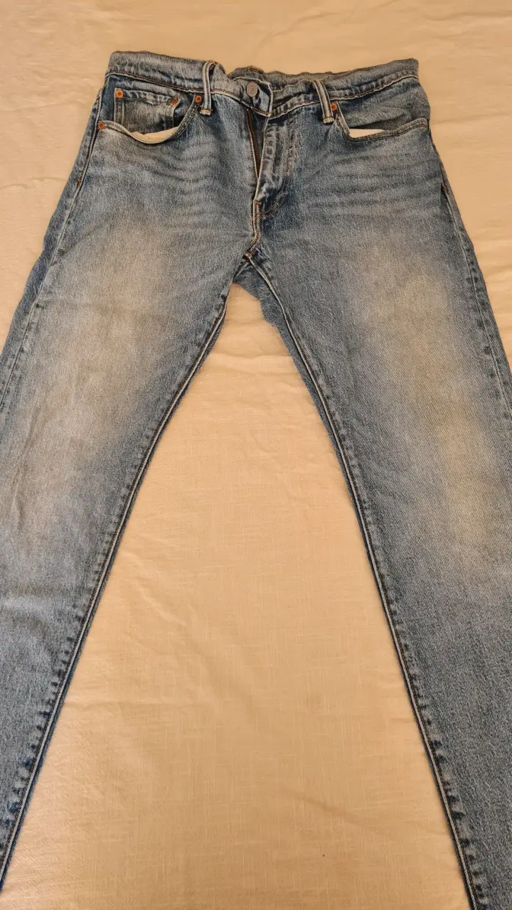 Jeans levi strauss, jeans MUV2 y camisas varias - 8