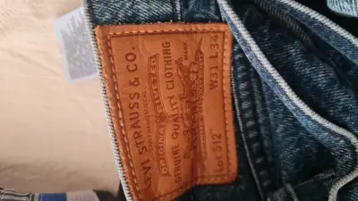 Jeans levi strauss, jeans MUV2 y camisas varias - miniatura 12