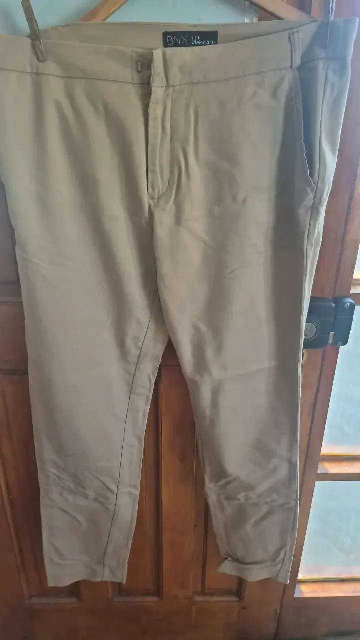 Pantalones beige para mujer BNX - 1