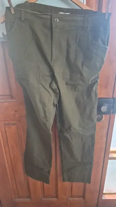 Pantalones verdes de mujer con cintura elástica - miniatura 1