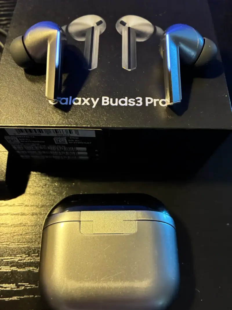 Auriculares Samsung Galaxy Buds3 Pro con estuche - 2