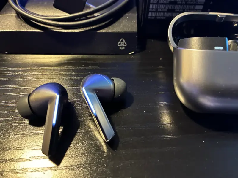 Auriculares Samsung Galaxy Buds3 Pro con estuche - 5
