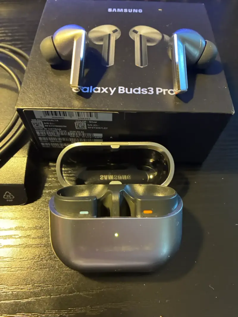 Auriculares Samsung Galaxy Buds3 Pro con estuche - 6