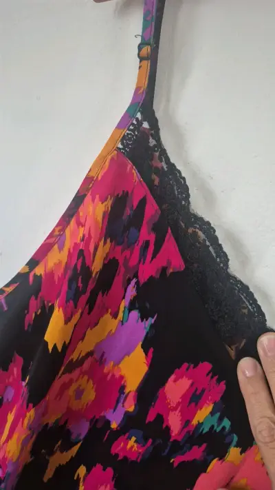 Blusa de tirantes con estampado colorido - miniatura 2