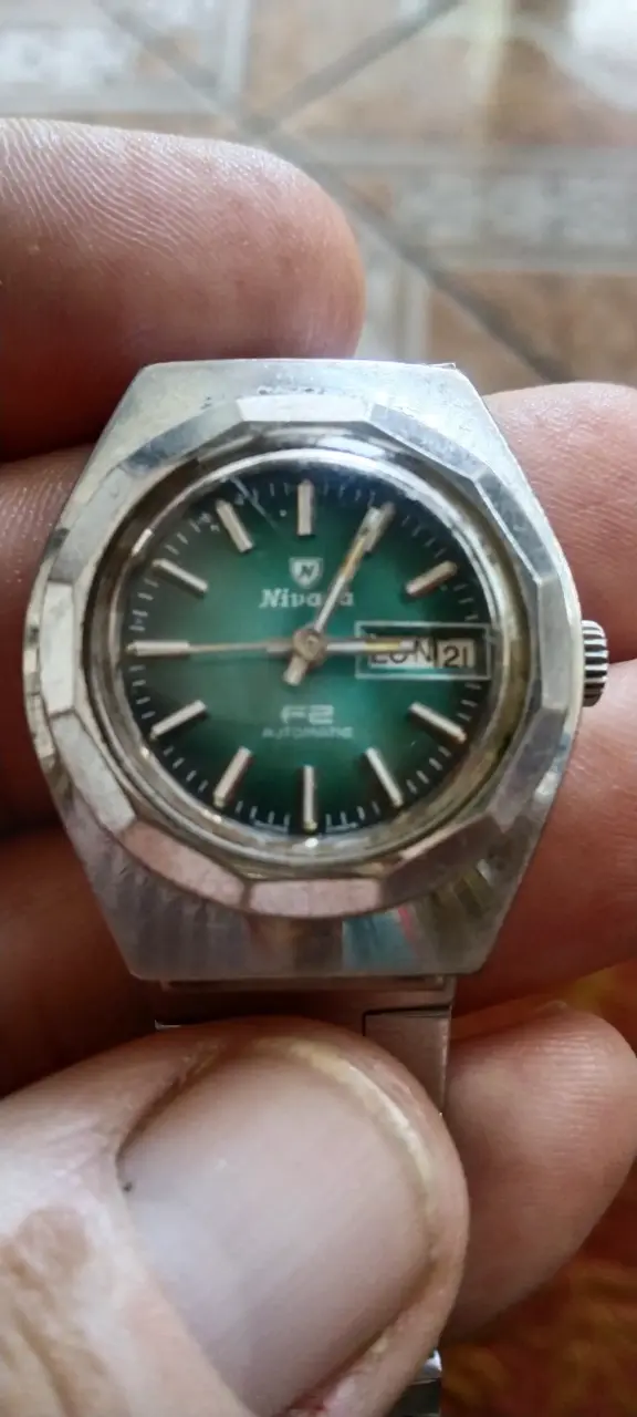 Reloj automático Nivada F2 vintage
