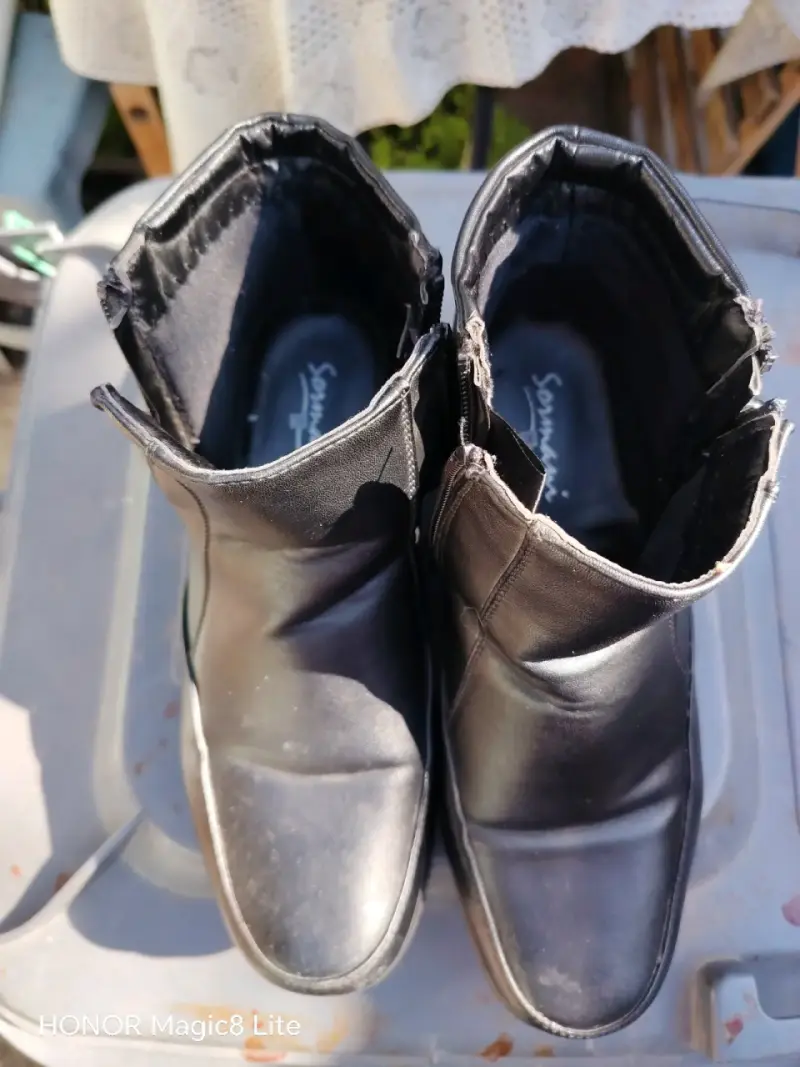 Botines de cuero negro con cierre lateral - 2