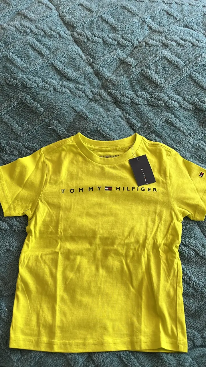 Polera amarilla Tommy Hilfiger para niños - 1