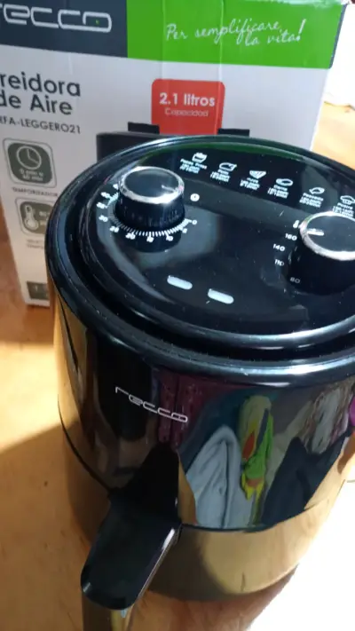 Freidora de aire Recco 2.1 litros - miniatura 1