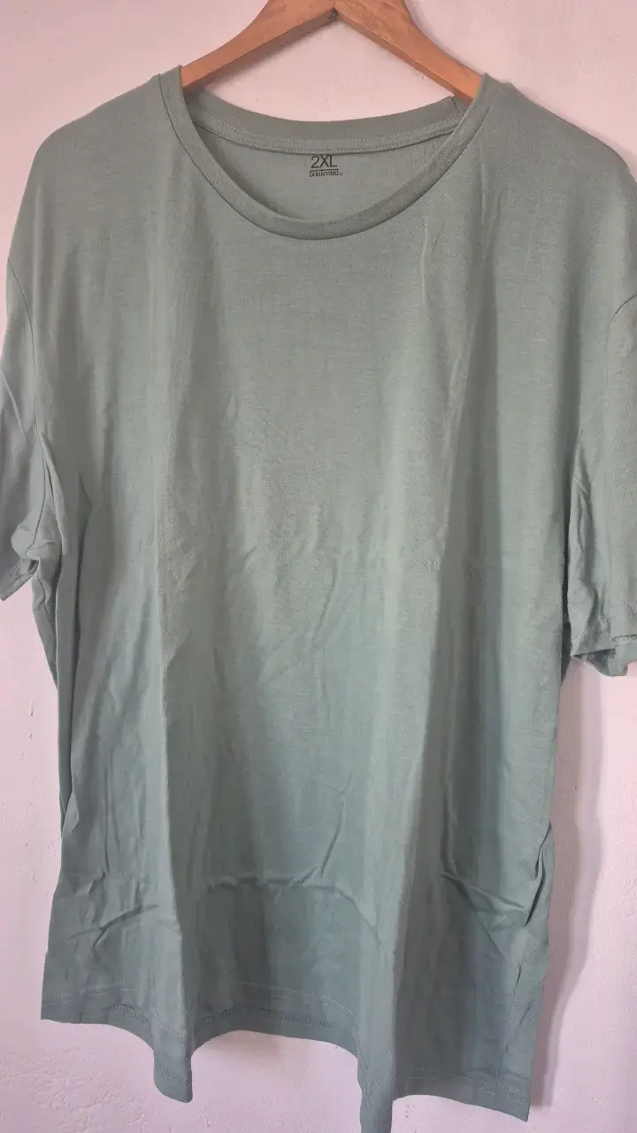 Polera verde talla 2XL para hombre - 1