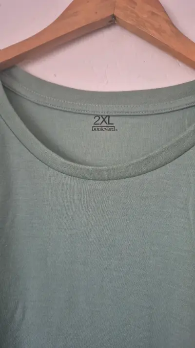 Polera verde talla 2XL para hombre - miniatura 2