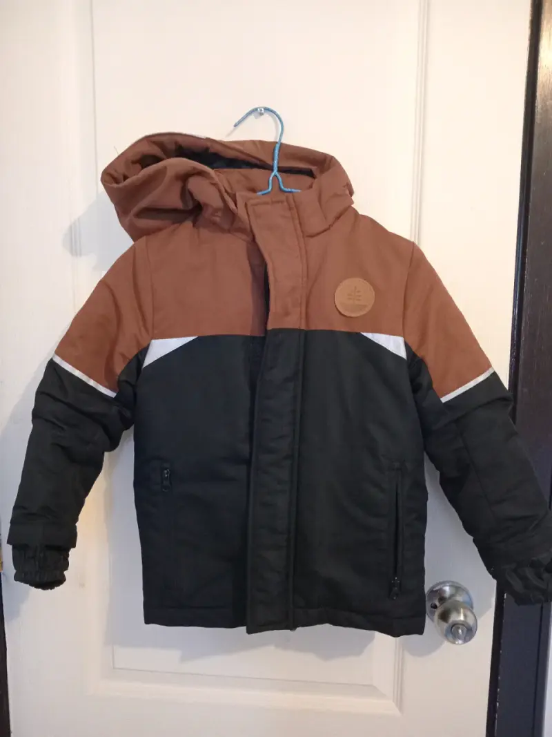 Chaqueta de invierno para niño con capucha
