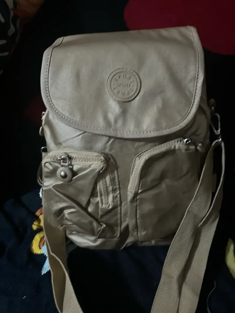 Mochila morada liviana y moderna - 4