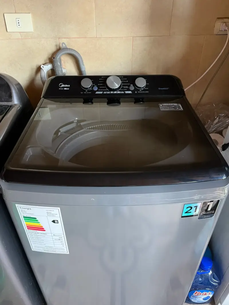 Lavadora Midea 21kg con tapa superior - 1