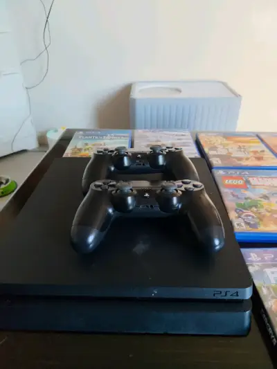 Consola PS4 2TB con 11 juegos incluidos - miniatura 3
