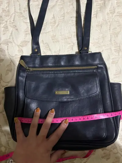 Bolso  negro con múltiples compartimentos - miniatura 1