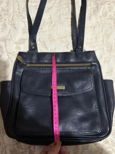 Bolso  negro con múltiples compartimentos - miniatura 2