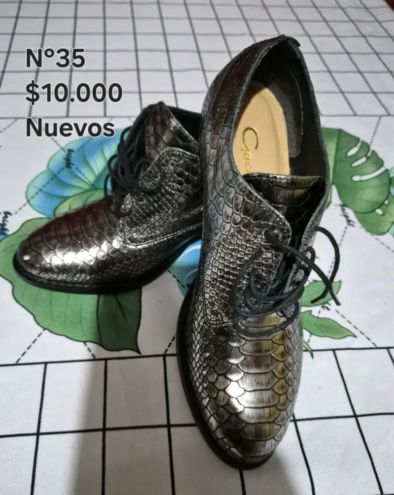 Zapatos de cuero con diseño reptil talla 35 nuevos - 1