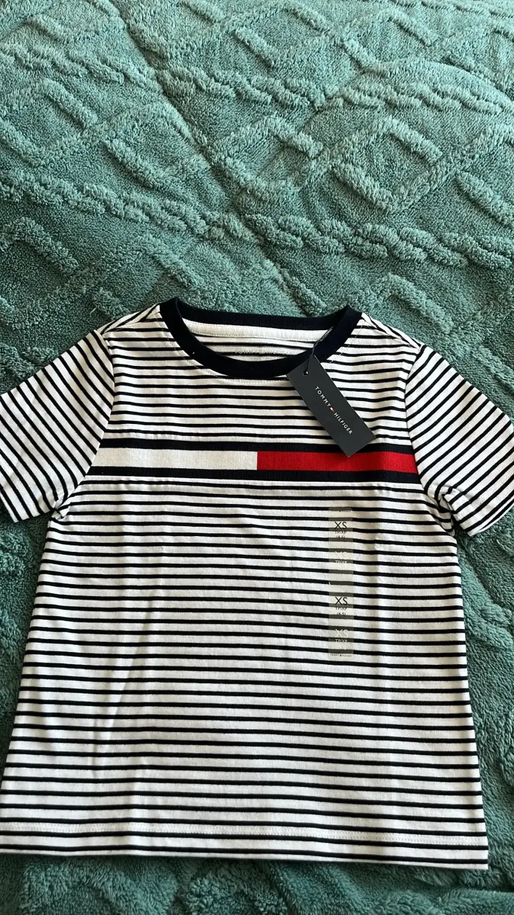 Polera a rayas Tommy Hilfiger para niño - 1