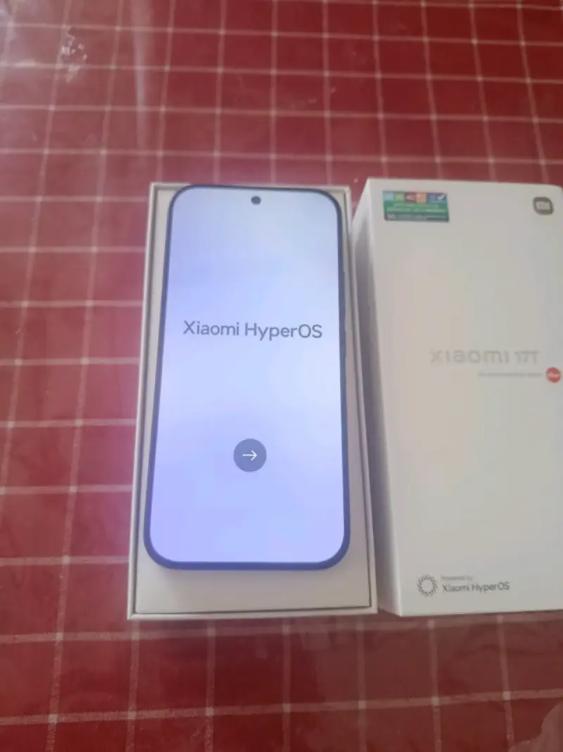 Smartphone Xiaomi 17T con HyperOS - 1