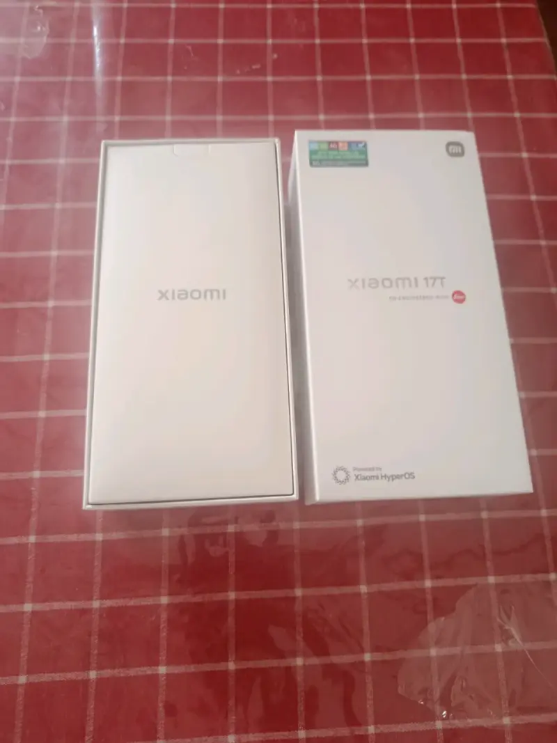 Smartphone Xiaomi 17T con HyperOS - 2