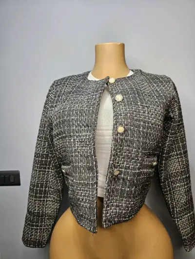 Chaqueta de tweed gris con botones dorados - miniatura 4