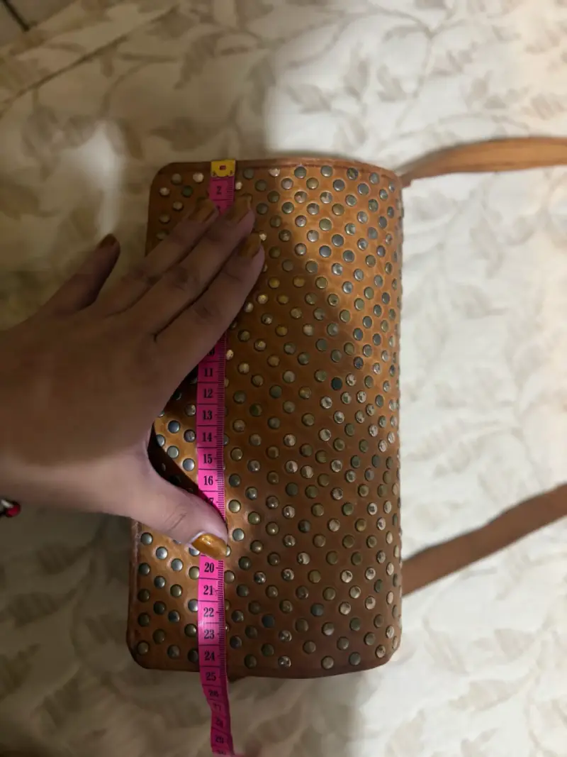 Cartera de cuero marrón con tachas - 5