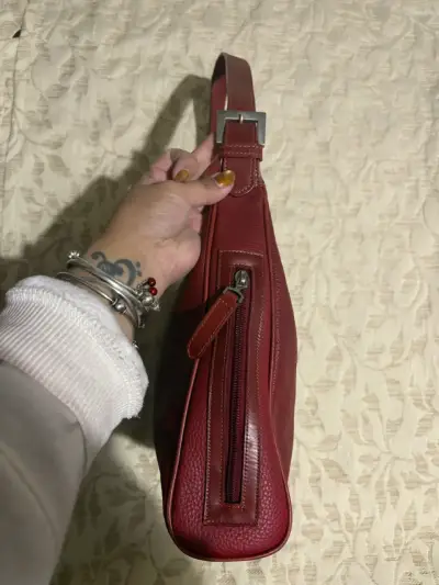 Cartera de cuero roja con correa ajustable - miniatura 2