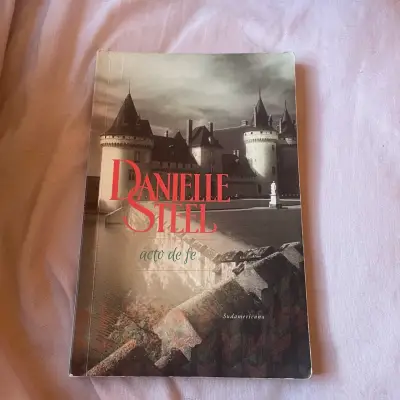 Libro 'Acto de Fe' de Danielle Steel - miniatura 1