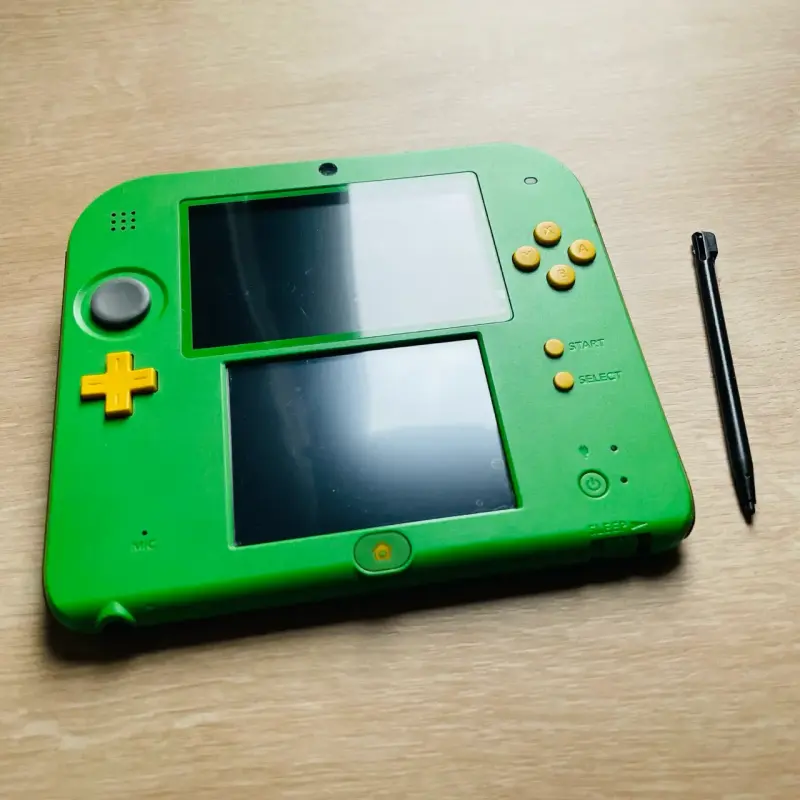 Consola Nintendo 2DS Zelda Ocarina of Time Ed - 2