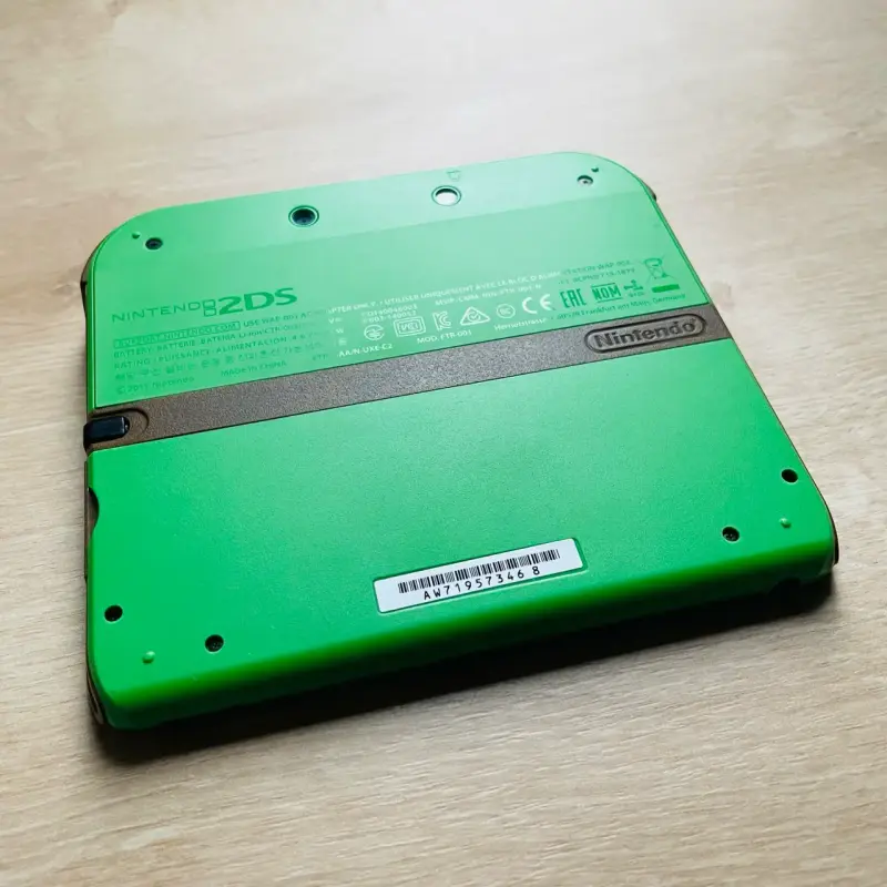 Consola Nintendo 2DS Zelda Ocarina of Time Ed - 3