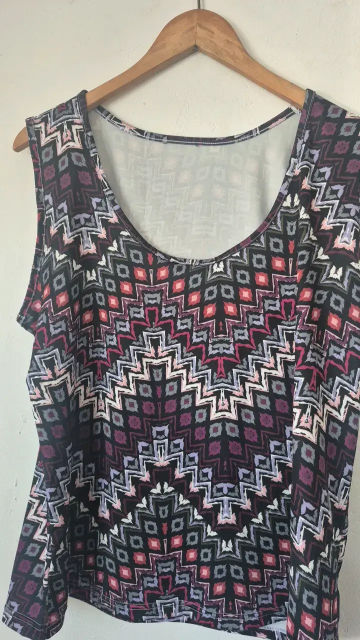 Blusa sin mangas con estampado geométrico