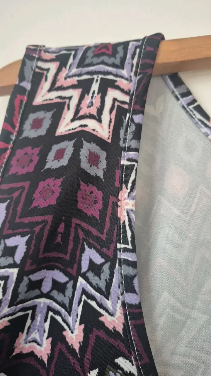 Blusa sin mangas con estampado geométrico - 3