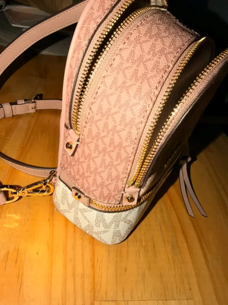 Mochila Michael Kors rosa y beige con logo - 3