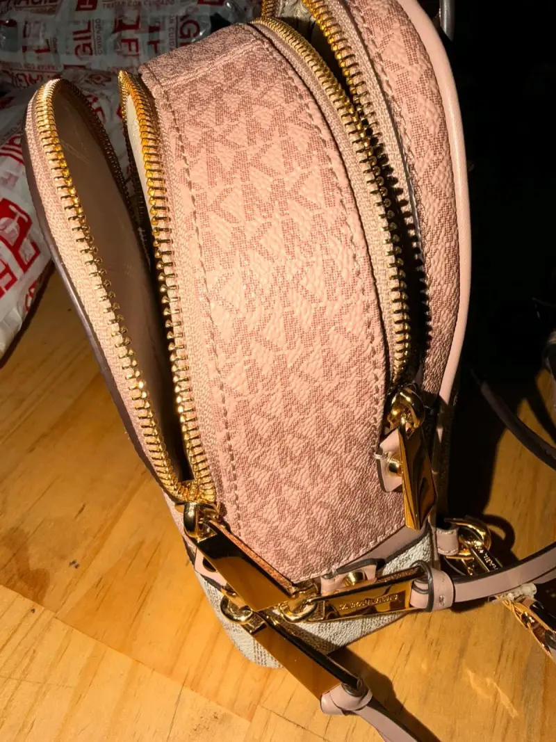 Mochila Michael Kors rosa y beige con logo - 4