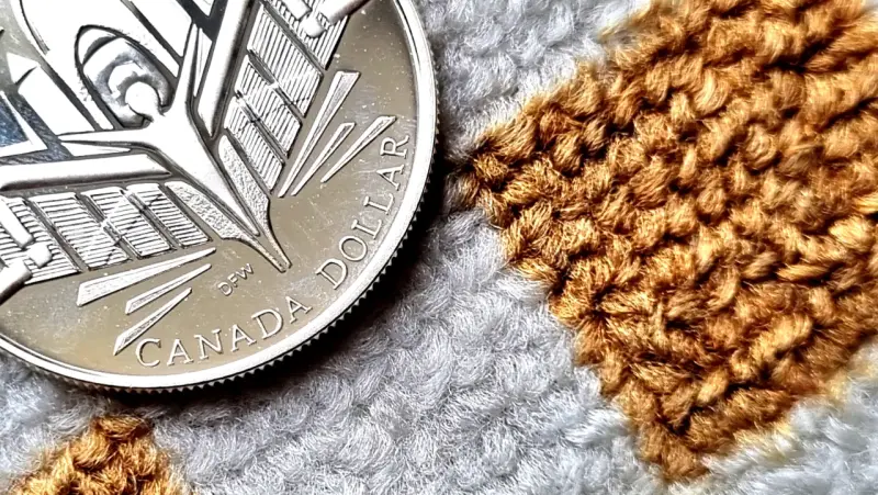 Dólar canadiense de Plata. Moneda polaca. - 4