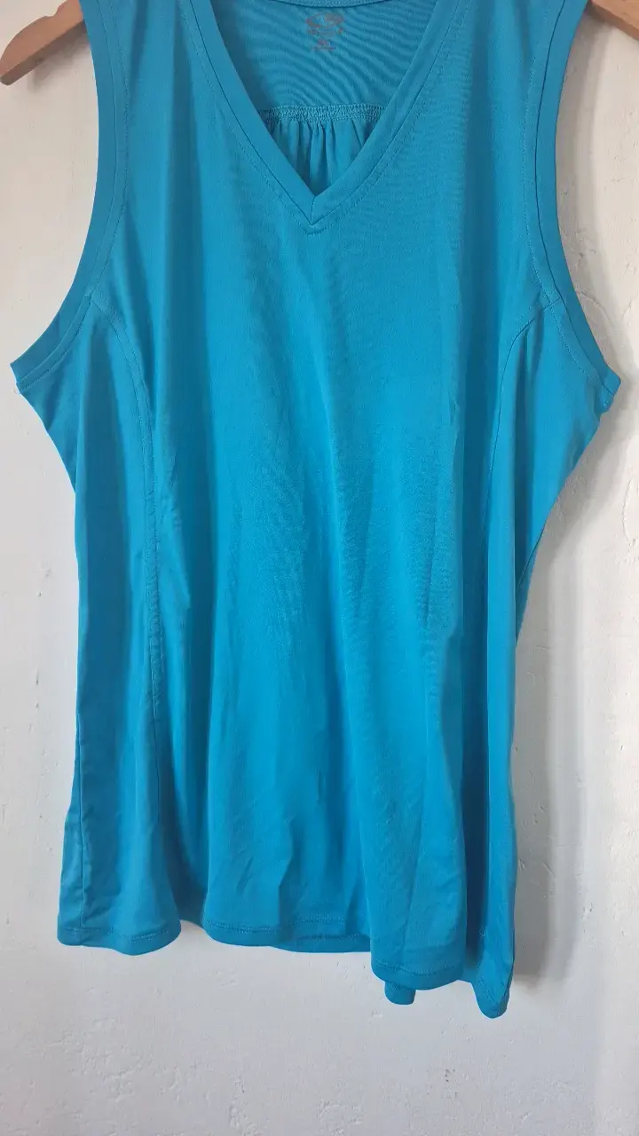 Polera sin mangas azul para mujer
