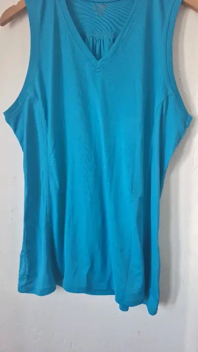 Polera sin mangas azul para mujer - miniatura 1