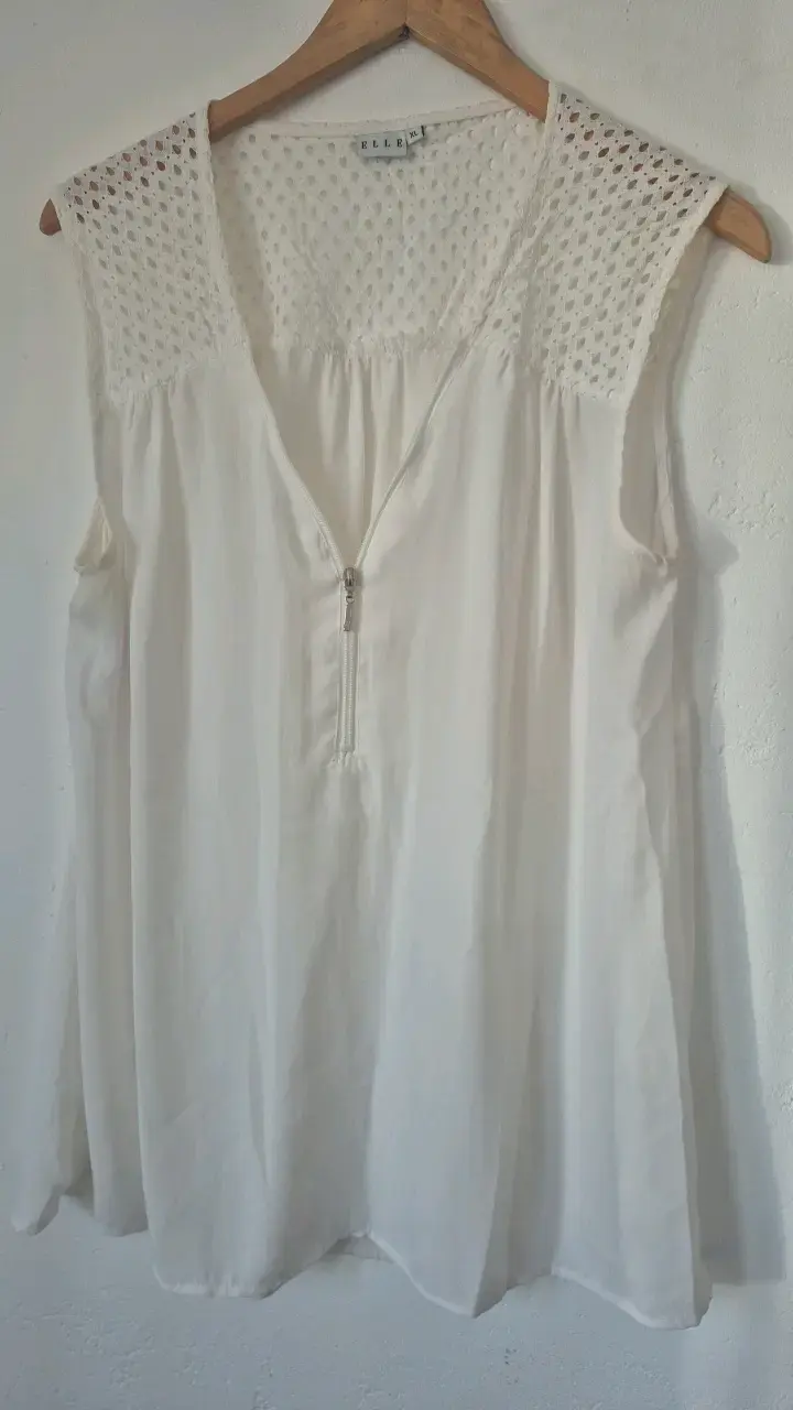 Blusa sin mangas blanca Elle con encaje