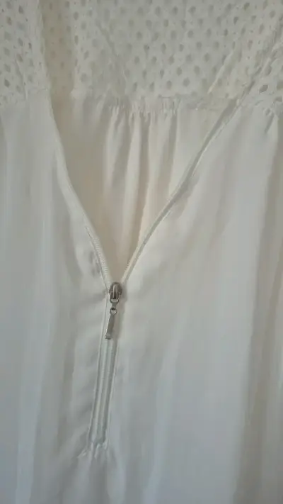 Blusa sin mangas blanca Elle con encaje - miniatura 3
