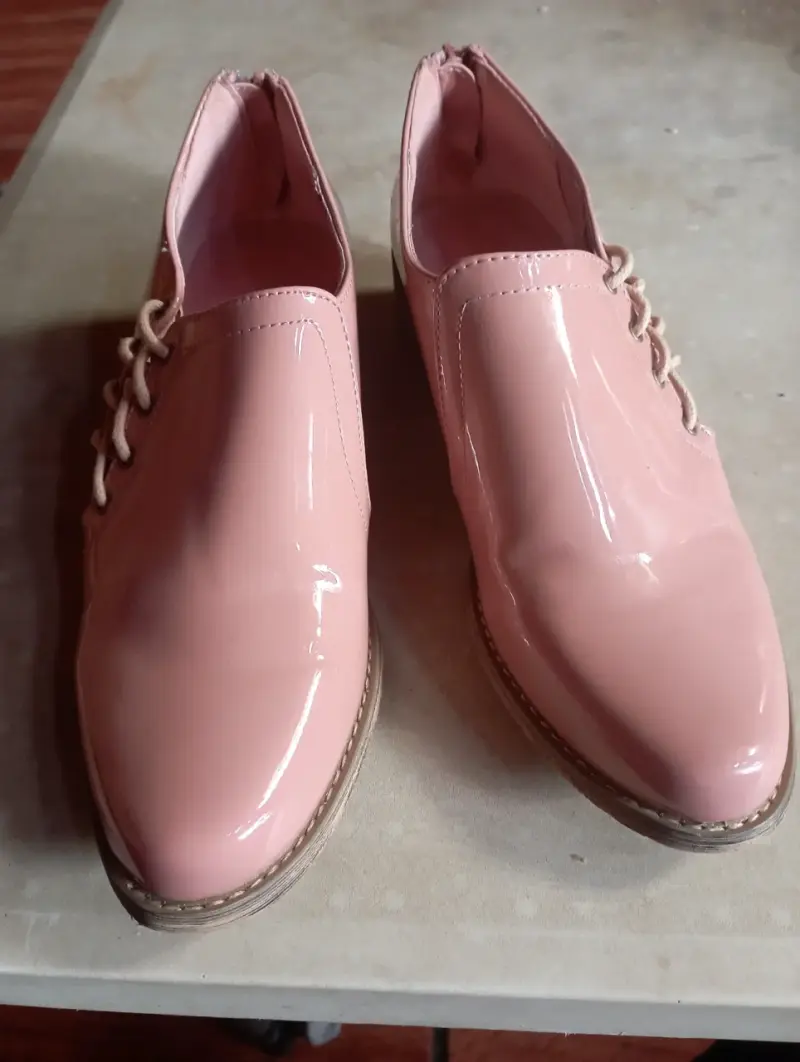 Zapatos de charol rosados con cordones - 3