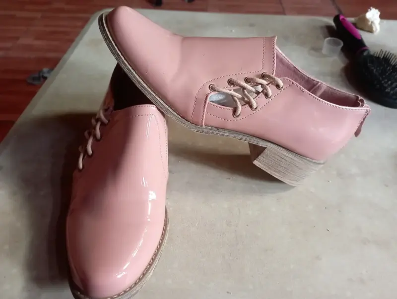 Zapatos de charol rosados con cordones - 4