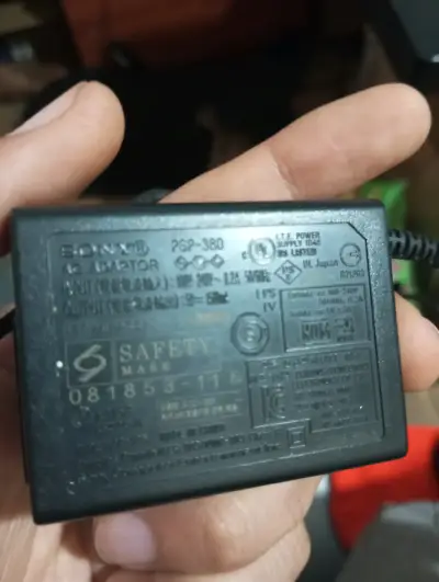 Adaptador de corriente Sony PSP 5V 1500mA - miniatura 2