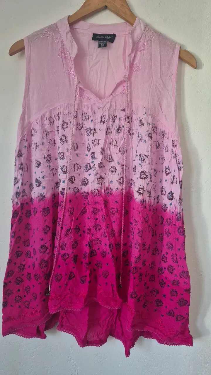 Blusa sin mangas Charlie Paige rosa y fucsia