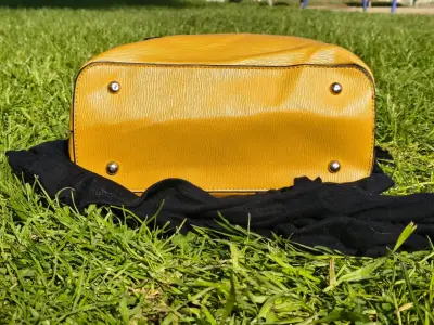 Bolso de mano amarillo Bebe elegante - miniatura 3