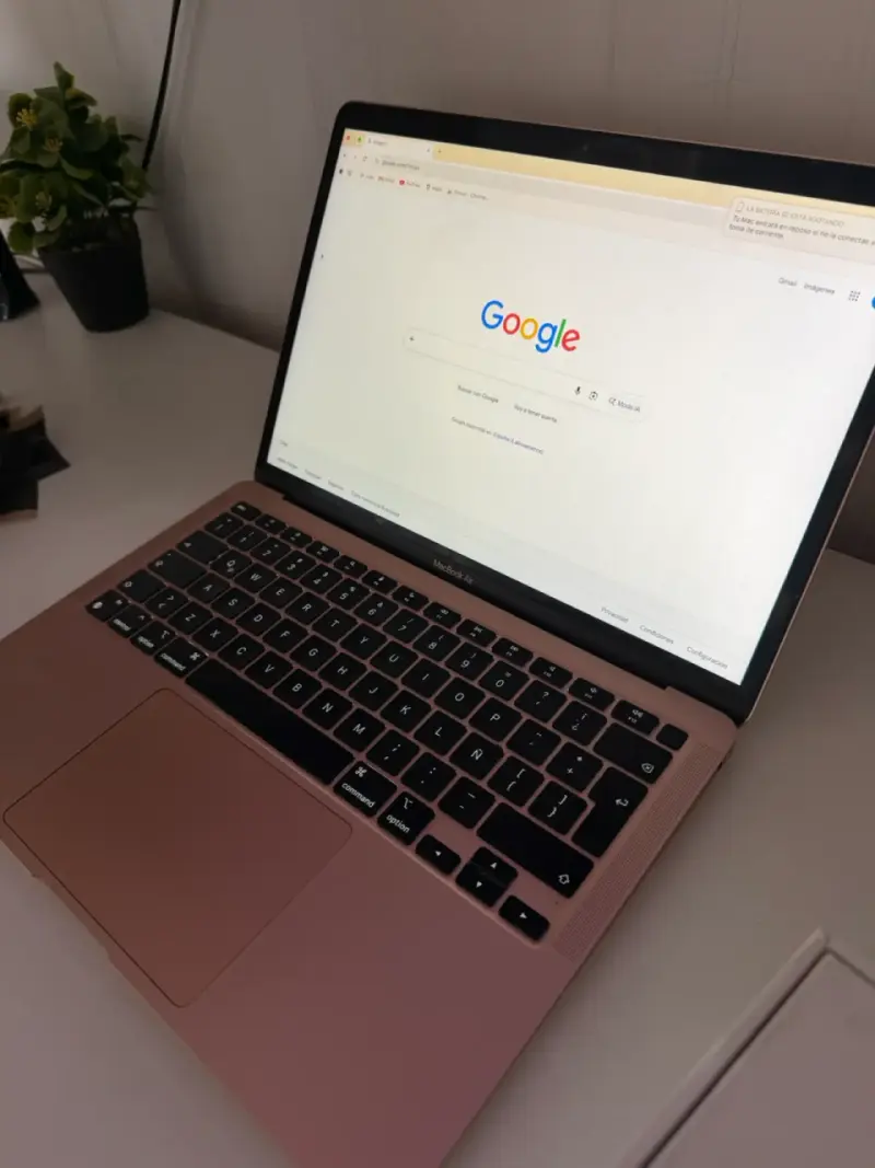 MacBook Air 13 pulgadas M1 256GB Oro - 2