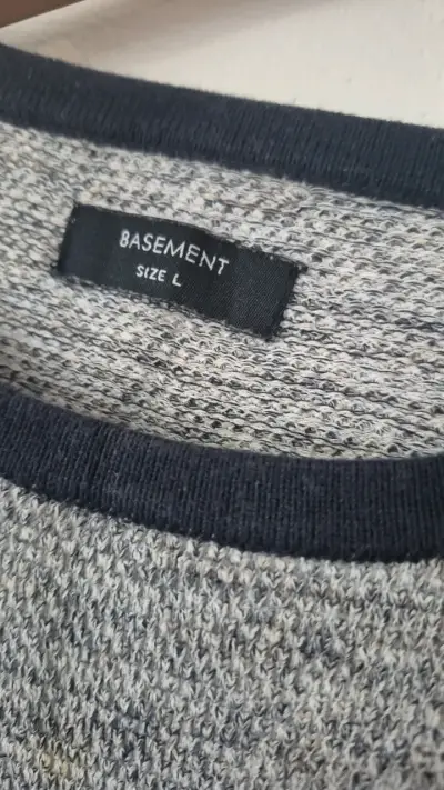 Suéter gris Basement talla L para hombre - miniatura 2