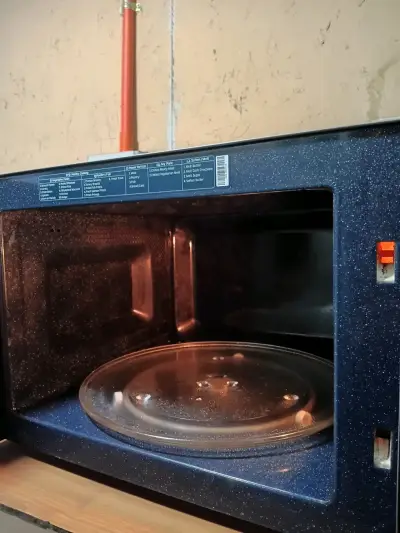 Microondas Samsung con interior cerámico - miniatura 2