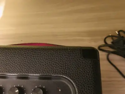 Parlante Bluetooth Marshall portátil con detalles - miniatura 1