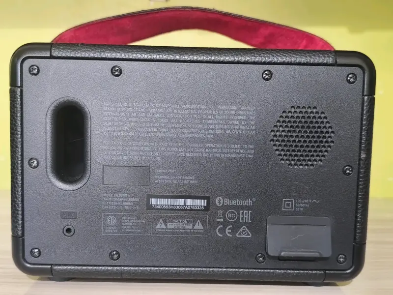 Parlante Bluetooth Marshall portátil con detalles - 4